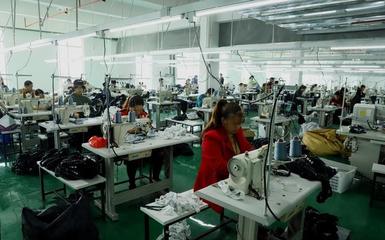 湘南纺织产业基地服饰产业园第一家牛仔企业正式开工投产